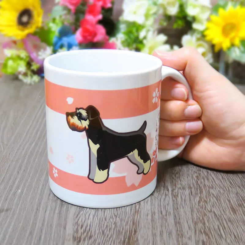 ミニチュアシュナウザーがプリントされたマグカップ